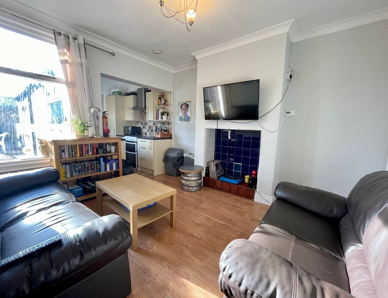 3 Bedroom - Sausthorpe Street - Bills Inclusive - Thumbnail 12